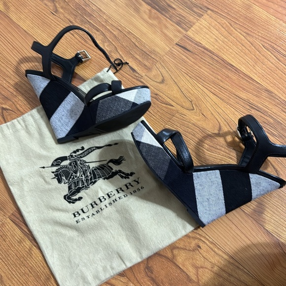 Burberry Canvas Check Leather Wedges - Size 38 1/2 - Picture 1 of 9